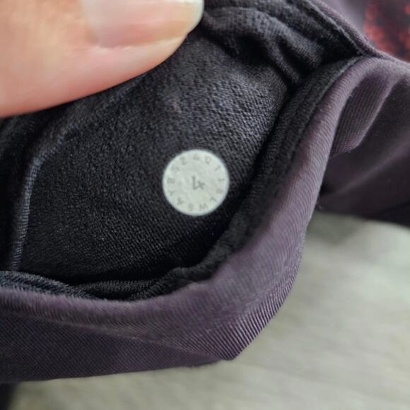 Lululemon Get Your Peek On Crop Legging - Picture 9 of 9